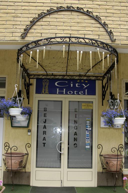 City Hotel Siófok Buitenkant foto